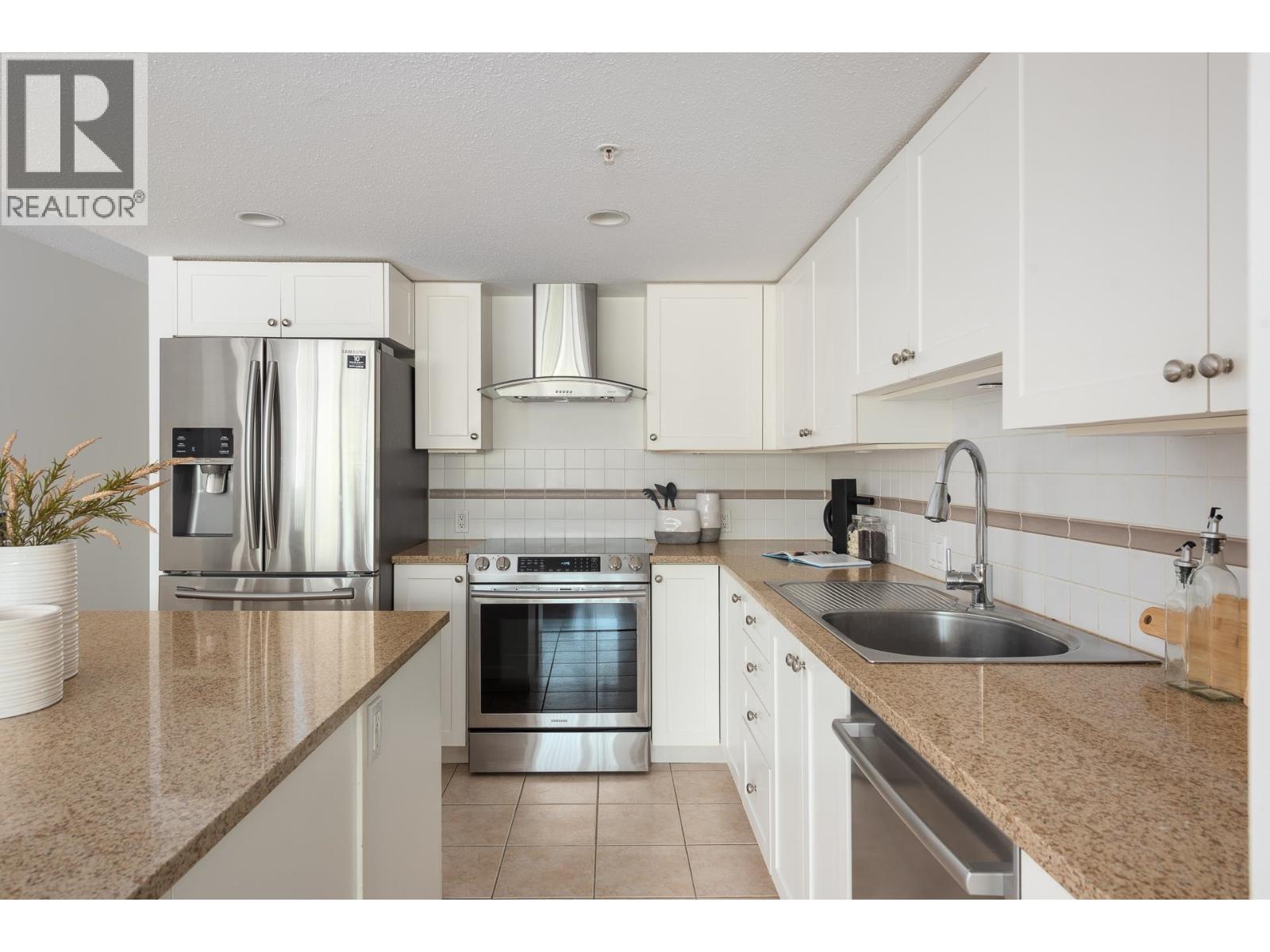 Photo 9 of 202 615 Hamilton Street, New Westminster BC