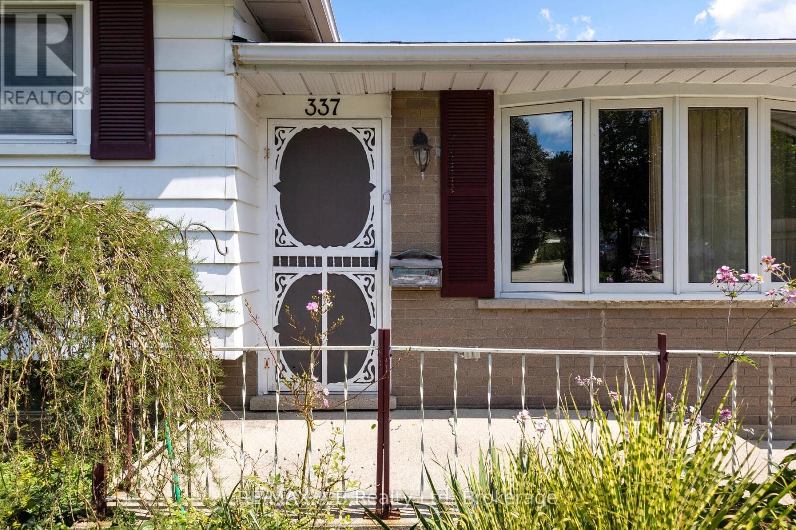 Photo 5 of 337 Willow Street, Stratford ON