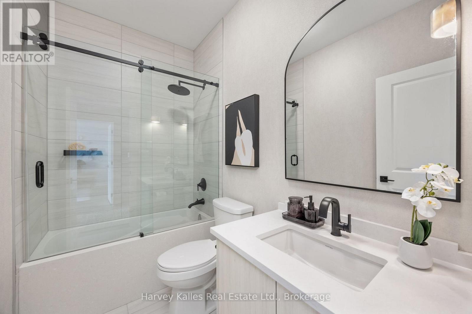 Photo 19 of 113 Black Willow Street, Blue Mountains ON