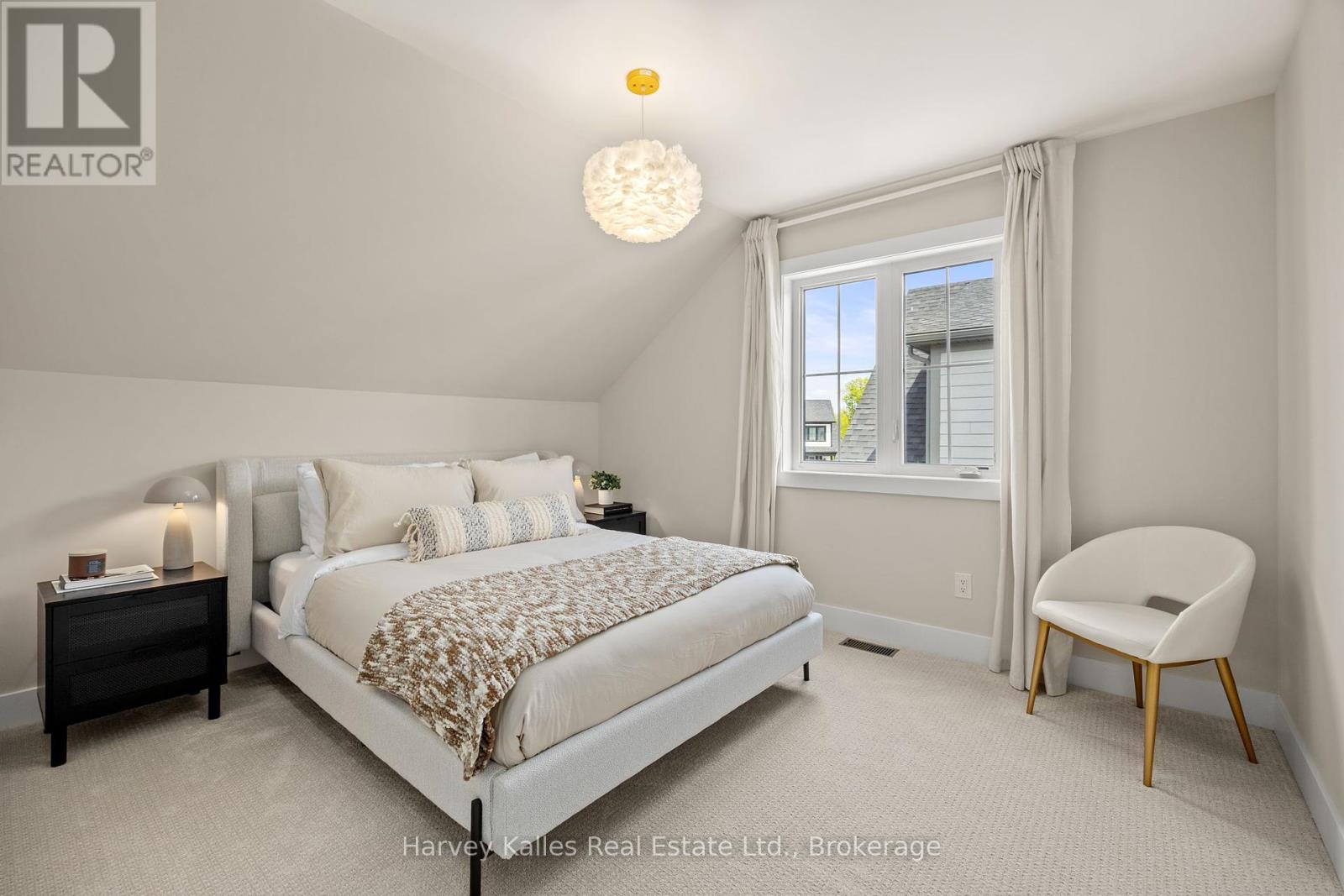 Photo 24 of 113 Black Willow Street, Blue Mountains ON