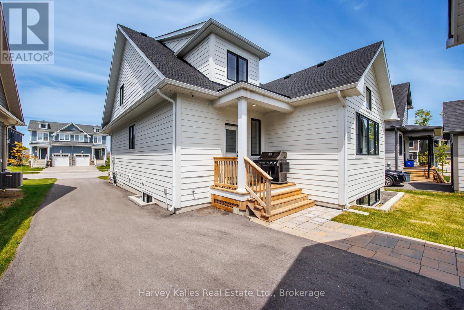 Photo 35 of 113 Black Willow Street, Blue Mountains ON