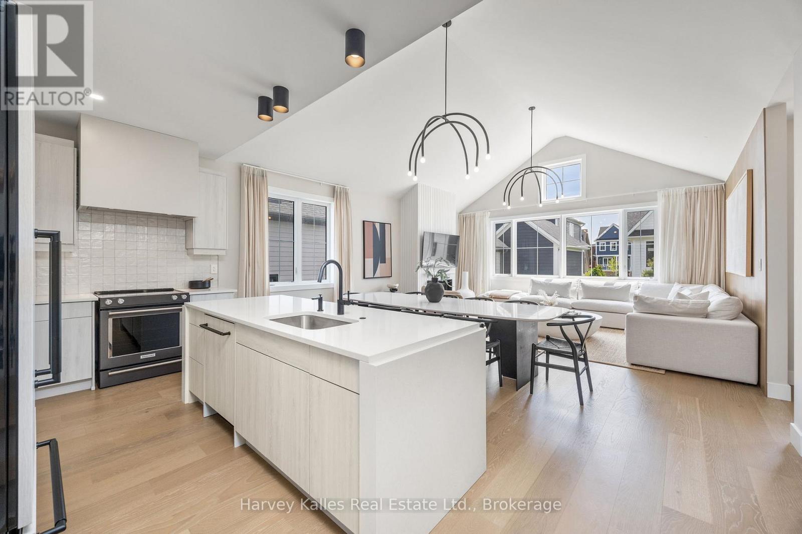 Photo 6 of 113 Black Willow Street, Blue Mountains ON