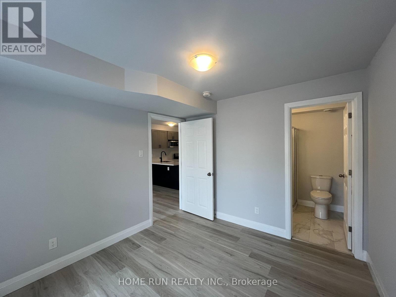 Photo 11 of B 87 Queen Mary Street, Ottawa ON