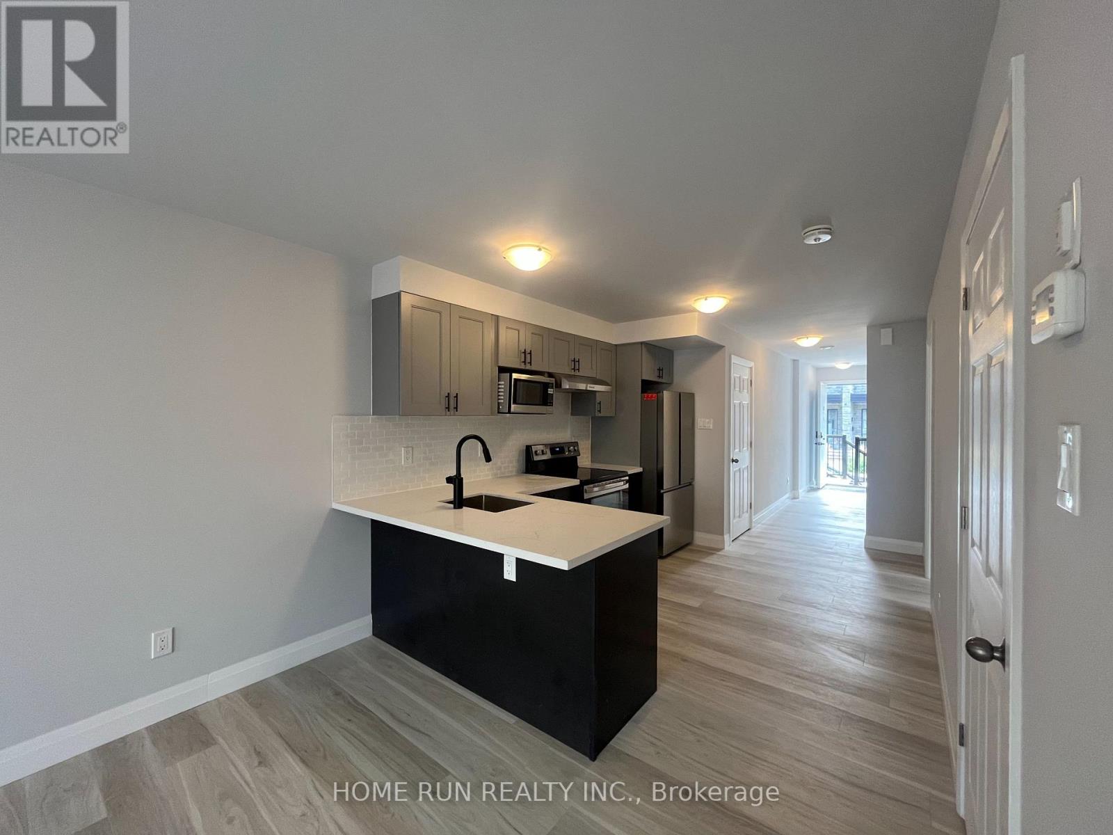 Photo 3 of B 87 Queen Mary Street, Ottawa ON
