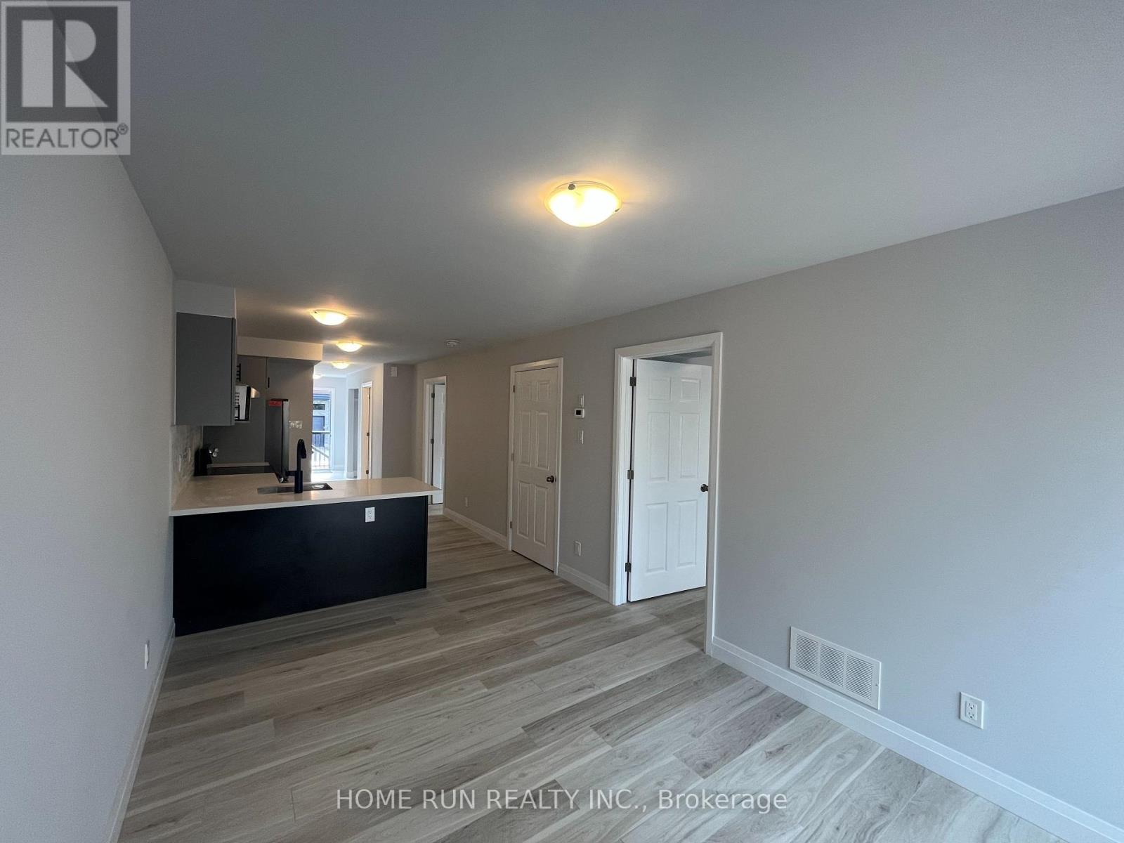 Photo 7 of B 87 Queen Mary Street, Ottawa ON