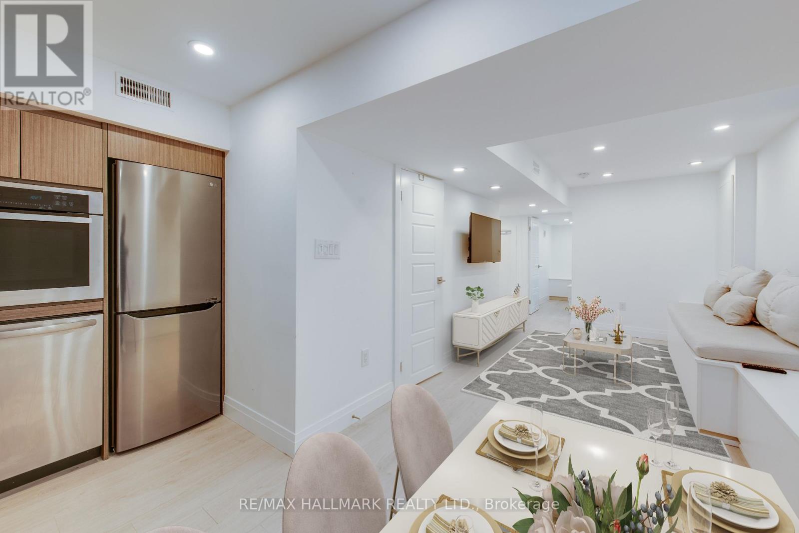 Photo 4 of Lower 210 Parkmount Road, Toronto ON