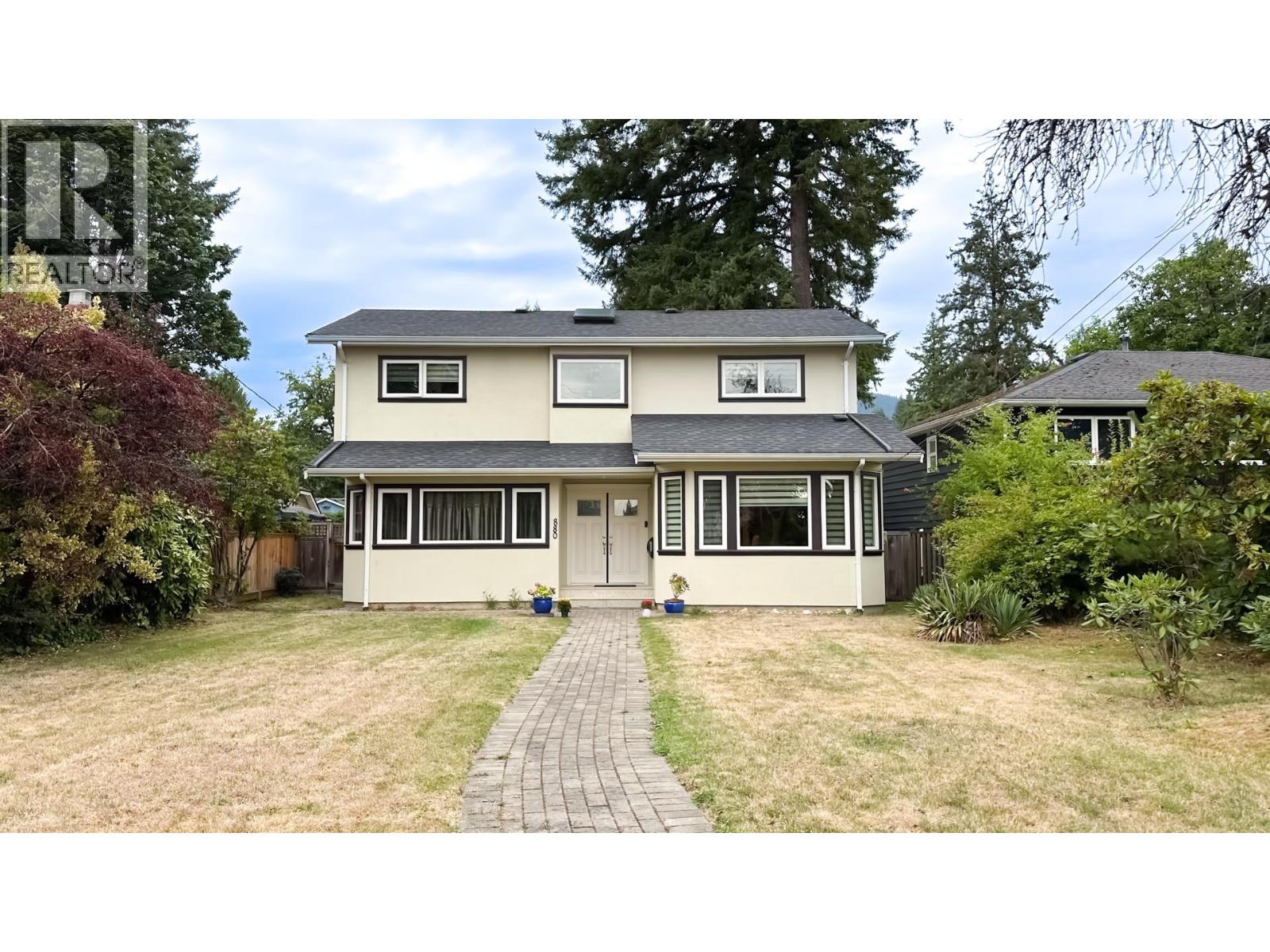Photo 1 of 880 W 19th Street, North Vancouver BC