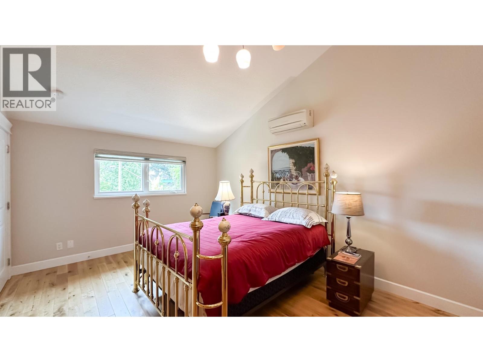 Photo 24 of 880 W 19th Street, North Vancouver BC