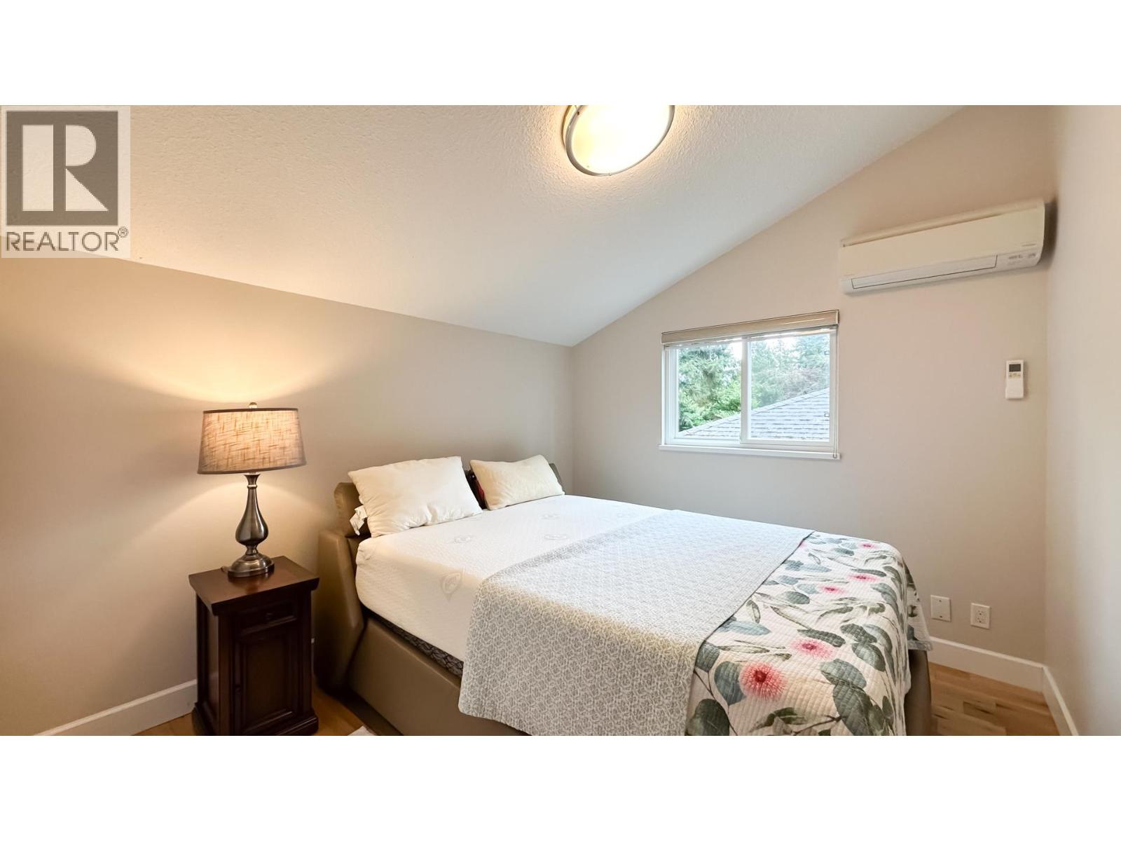Photo 27 of 880 W 19th Street, North Vancouver BC