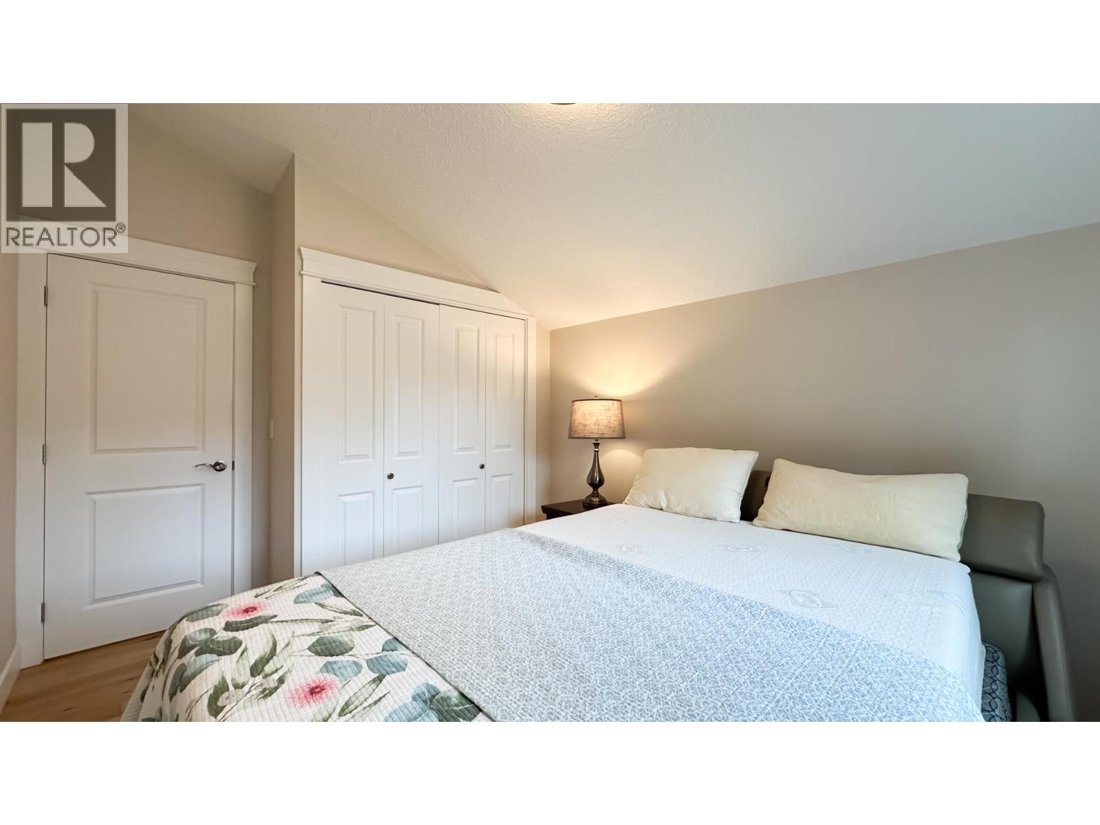 Photo 28 of 880 W 19th Street, North Vancouver BC