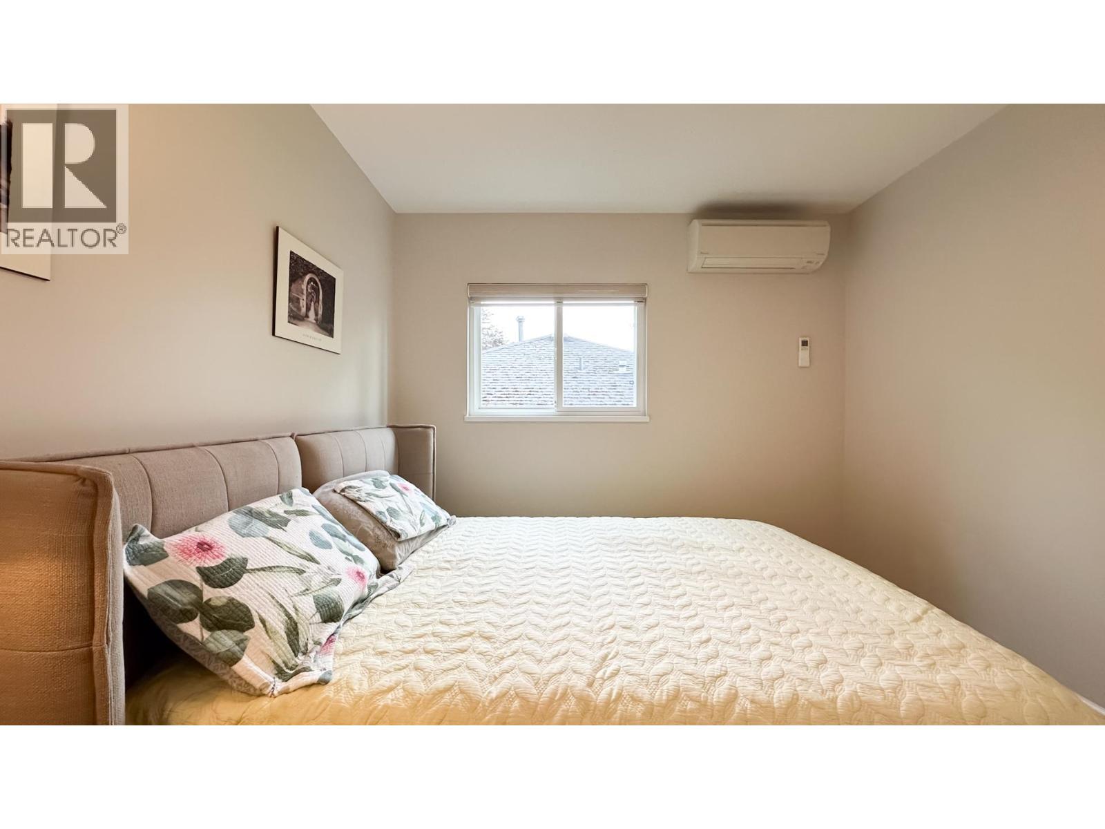 Photo 30 of 880 W 19th Street, North Vancouver BC