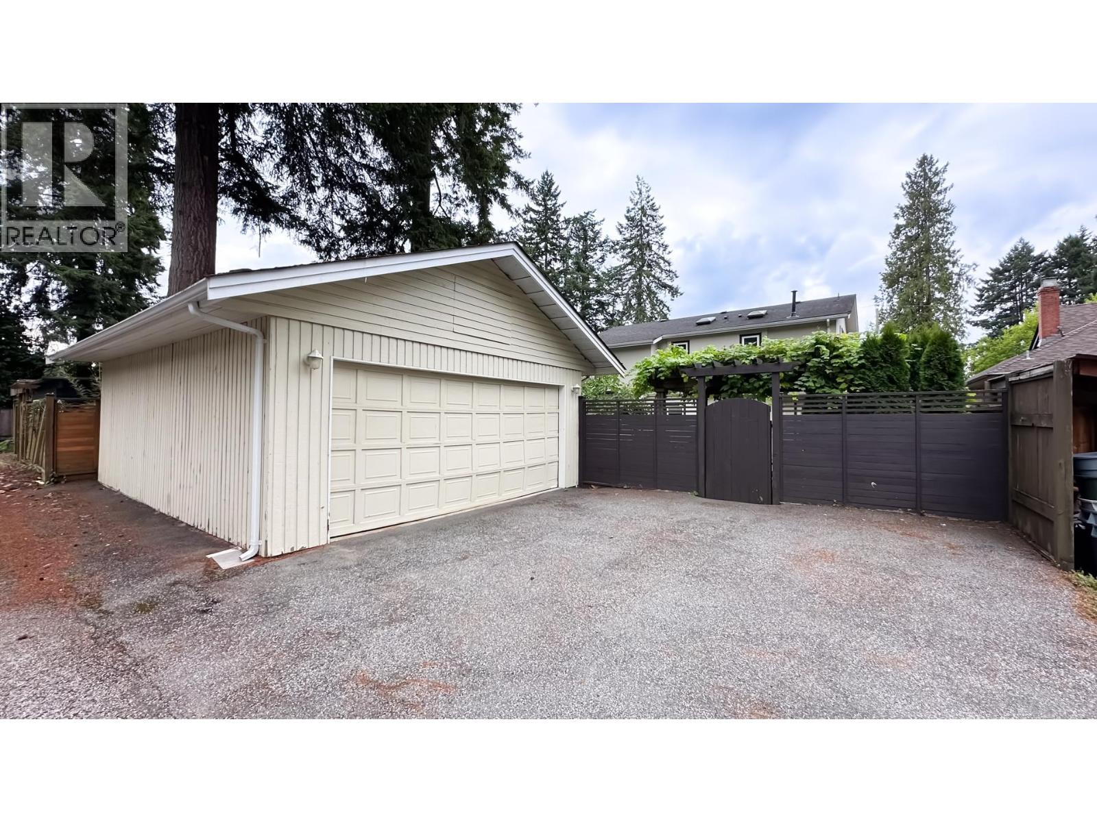 Photo 38 of 880 W 19th Street, North Vancouver BC