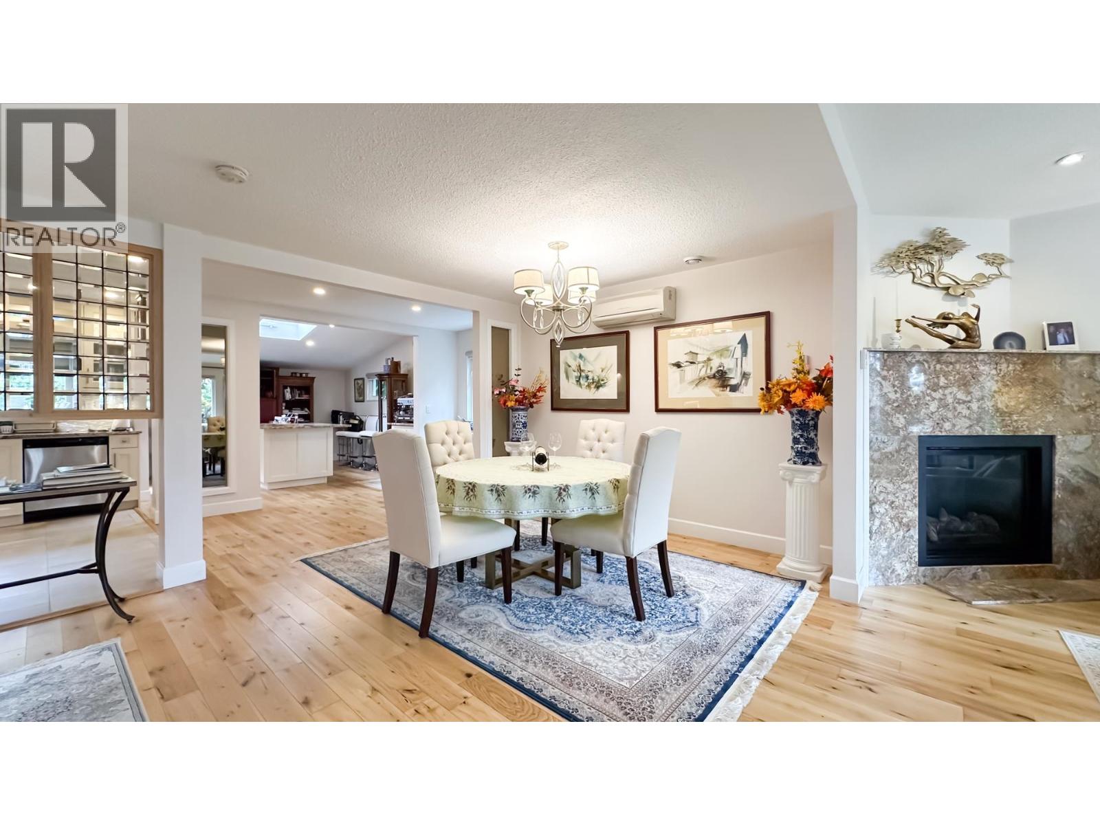 Photo 7 of 880 W 19th Street, North Vancouver BC