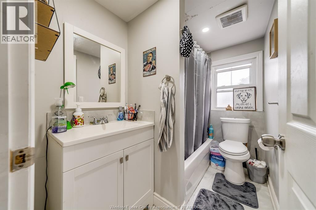 Photo 18 of 123 Park Avenue East, Chatham ON