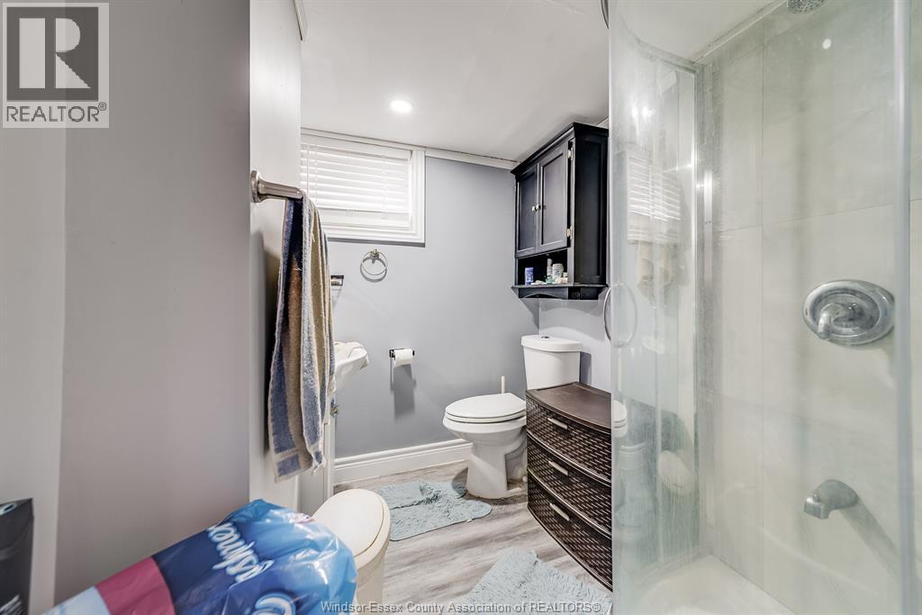 Photo 31 of 123 Park Avenue East, Chatham ON