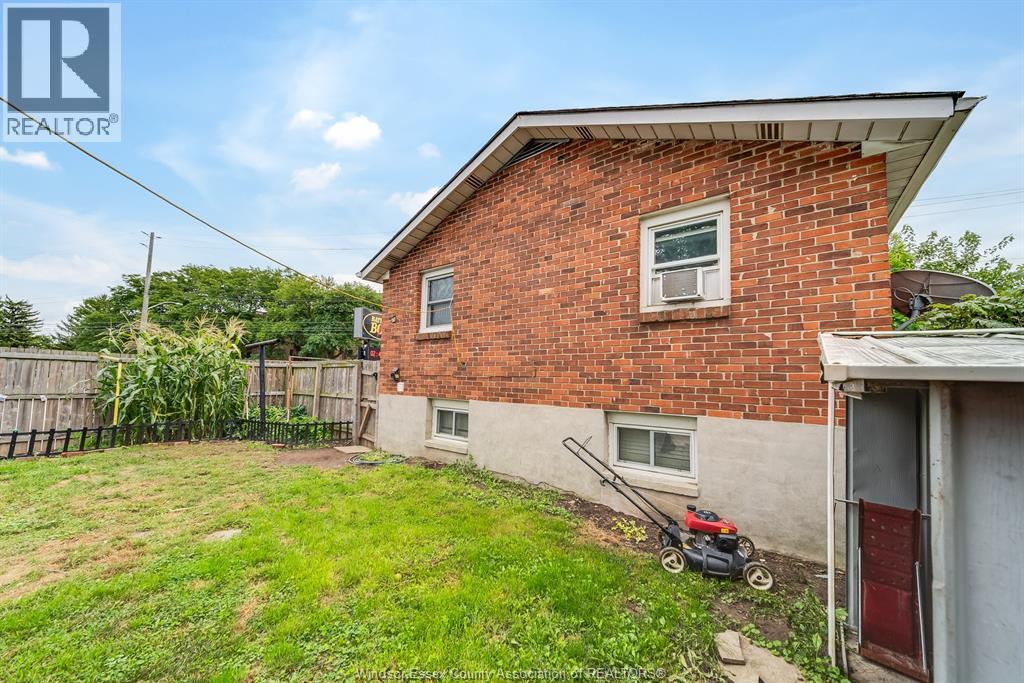 Photo 39 of 123 Park Avenue East, Chatham ON