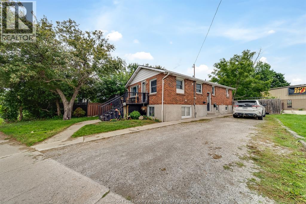 Photo 3 of 123 Park Avenue East, Chatham ON