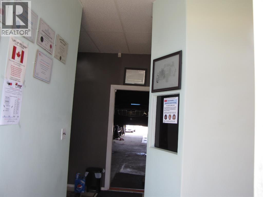 Photo 9 of 9 4676 61 Street, Red Deer AB