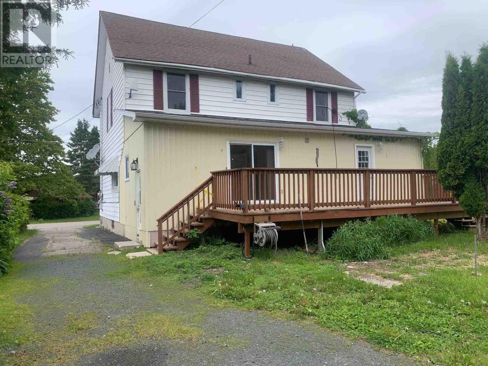 Photo 5 of 286 288 Federation St, Thessalon ON