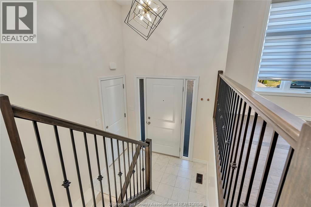 Photo 3 of 1029 Lublin Avenue, Windsor ON