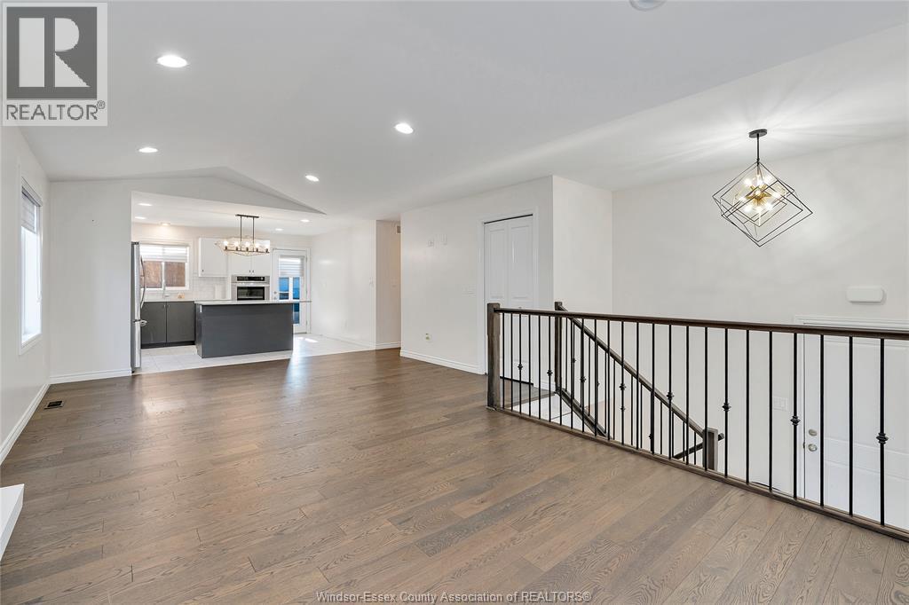 Photo 6 of 1029 Lublin Avenue, Windsor ON