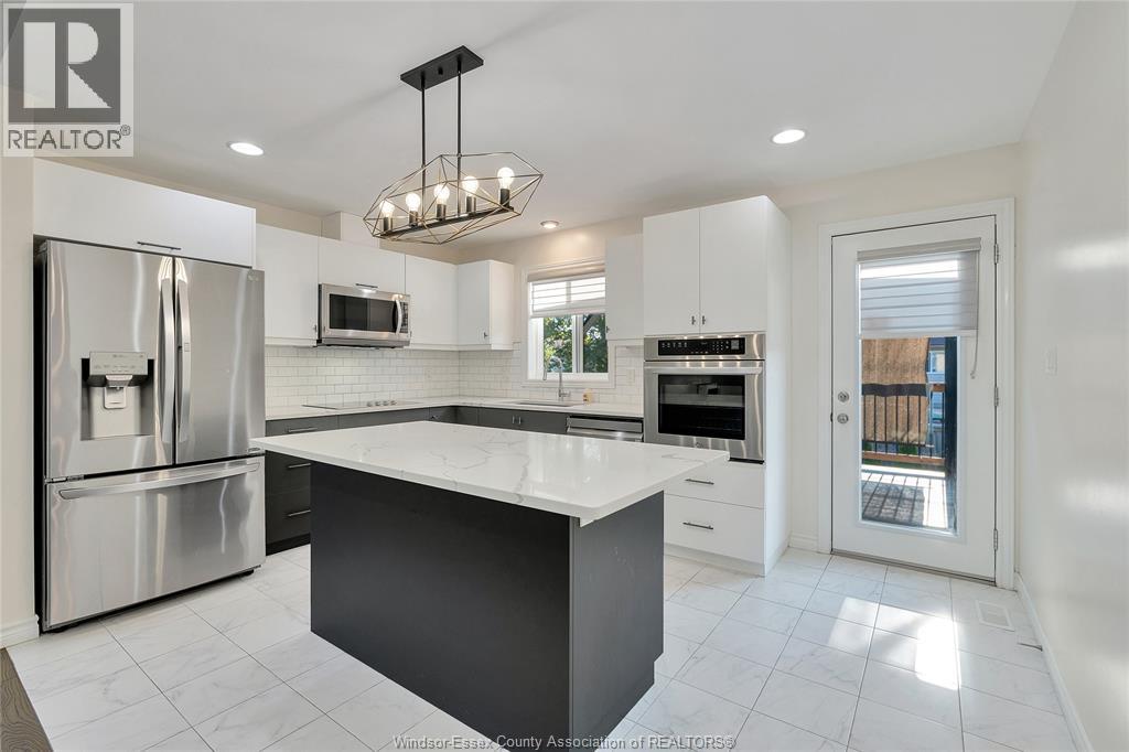 Photo 10 of 1029 Lublin Avenue, Windsor ON