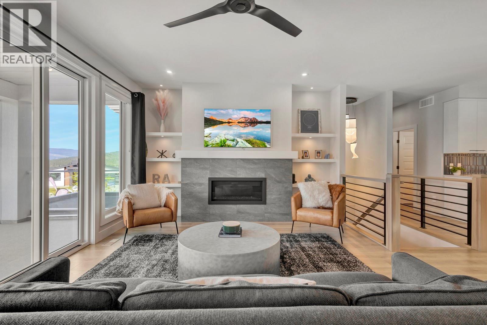 Photo 4 of 1131 Collinson Court, Kelowna BC