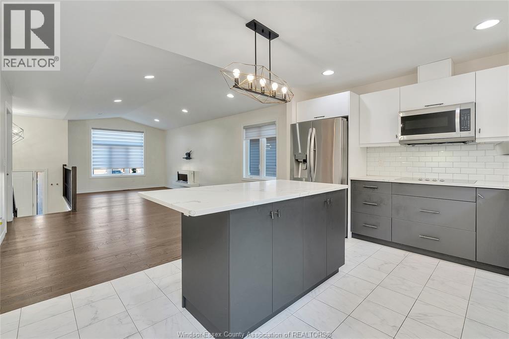 Photo 11 of 1029 Lublin Avenue, Windsor ON