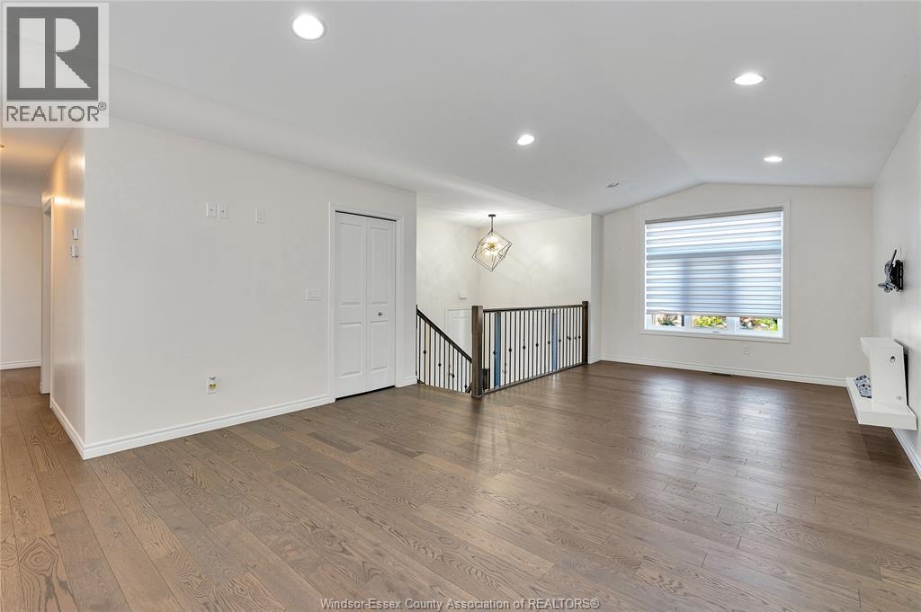 Photo 8 of 1029 Lublin Avenue, Windsor ON