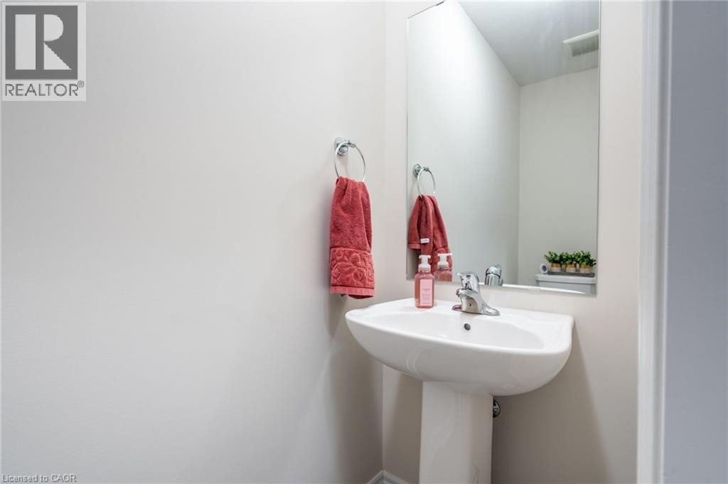 Photo 23 of 27 Rachel Drive Unit 36, Stoney Creek ON