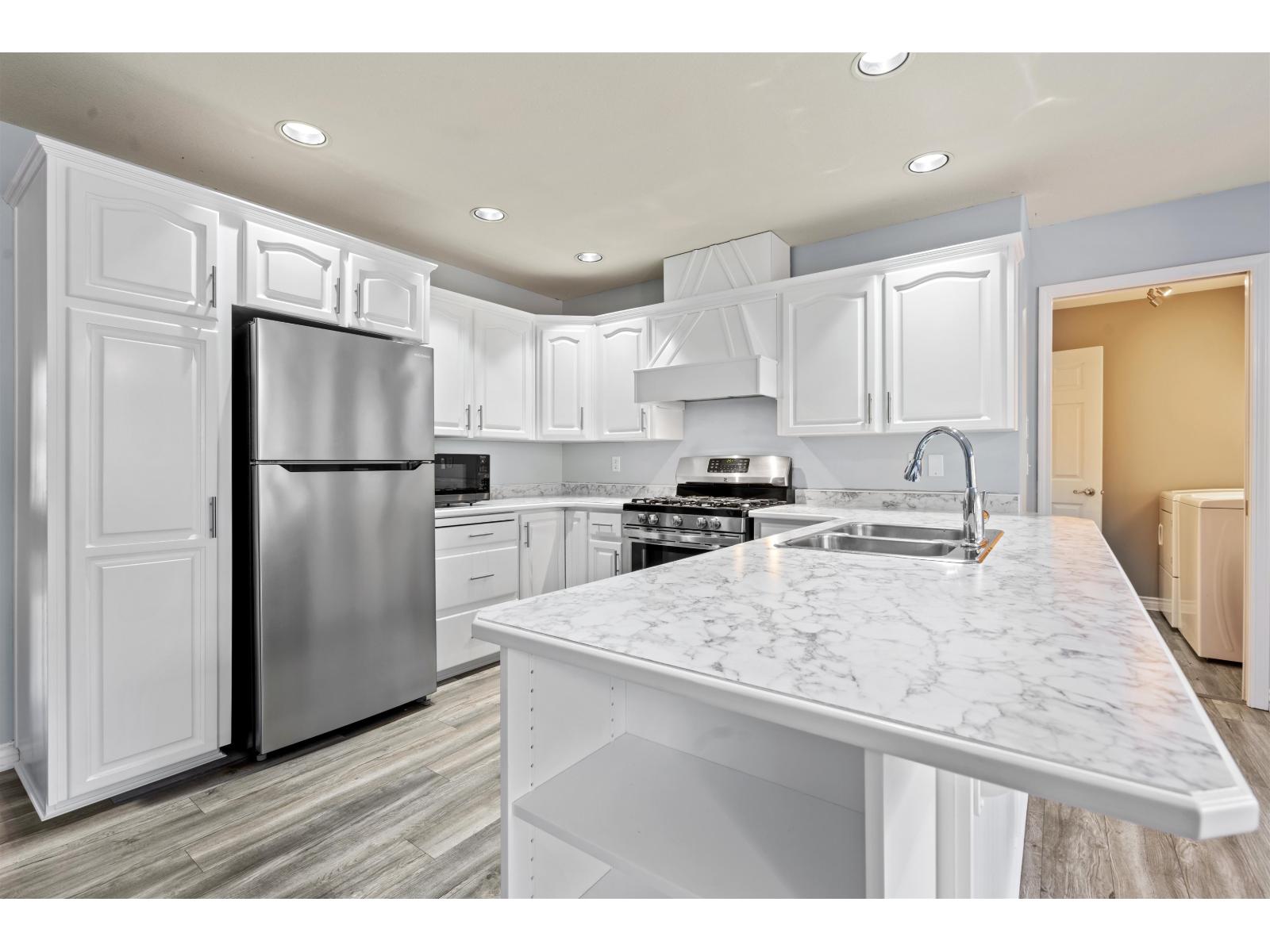 Photo 5 of 9067 Trattle Street, Langley BC