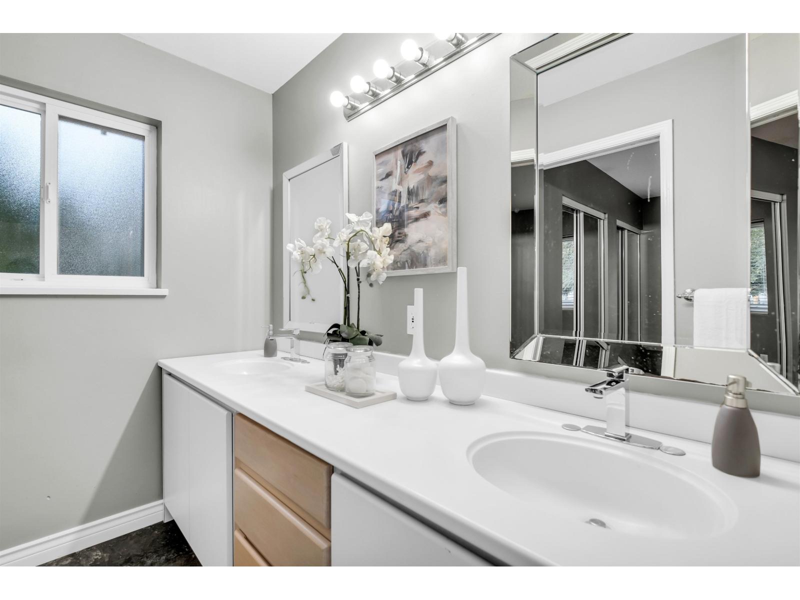Photo 10 of 9067 Trattle Street, Langley BC