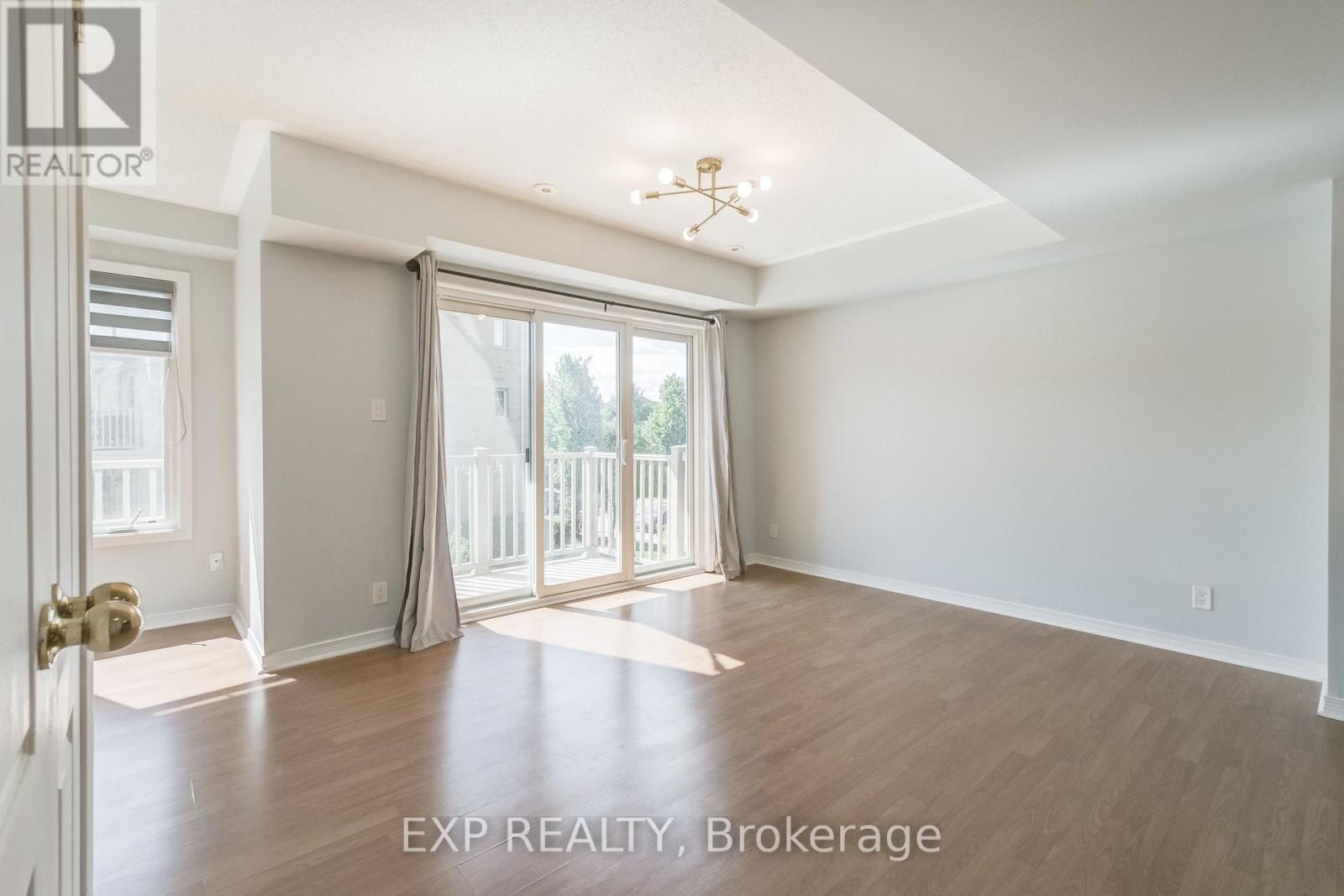 Photo 3 of 60 3250 Bentley Drive, Mississauga ON