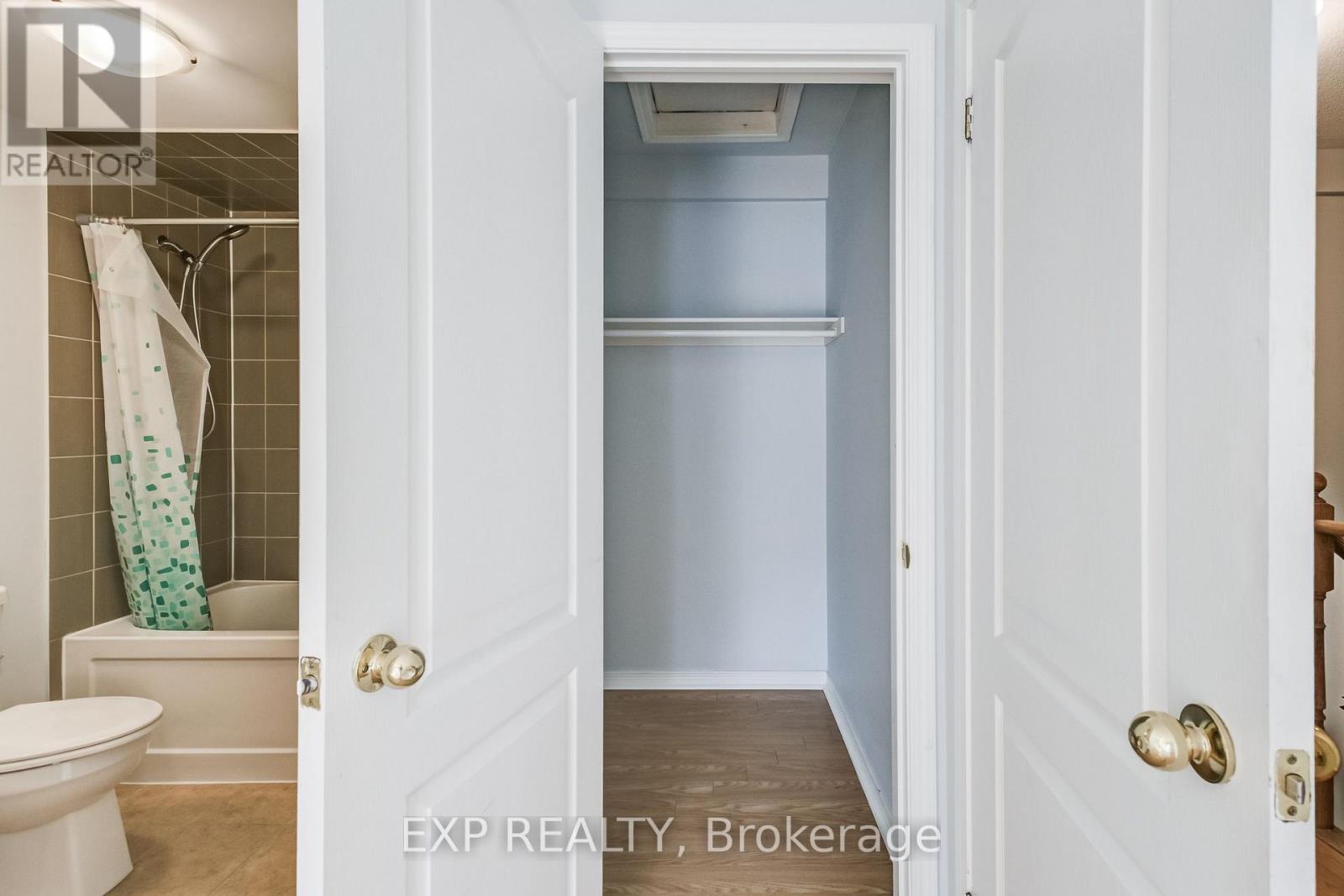 Photo 15 of 60 3250 Bentley Drive, Mississauga ON