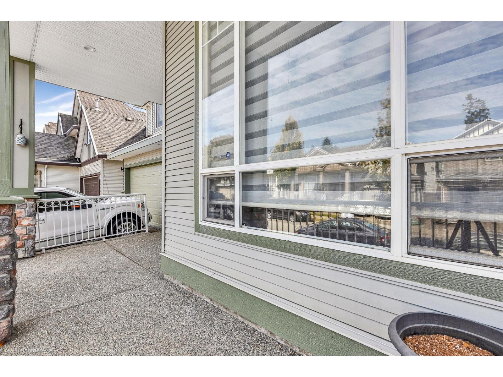 Photo 5 of 14642 67 A Avenue, Surrey BC