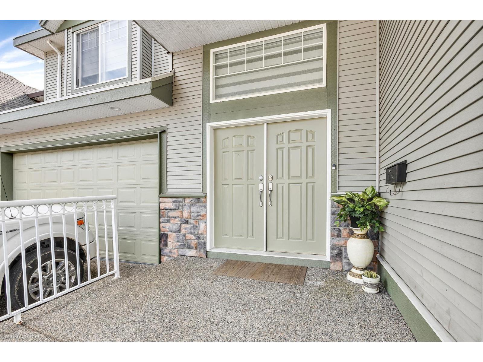 Photo 6 of 14642 67 A Avenue, Surrey BC