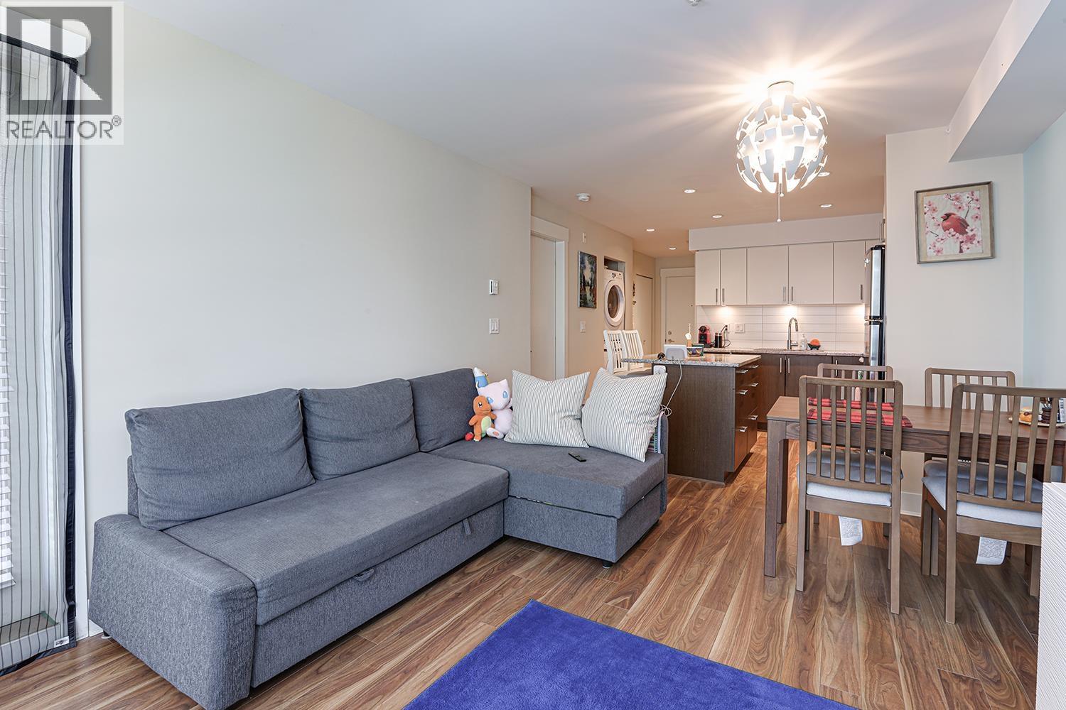 Photo 4 of 208 55 Eighth Avenue, New Westminster BC