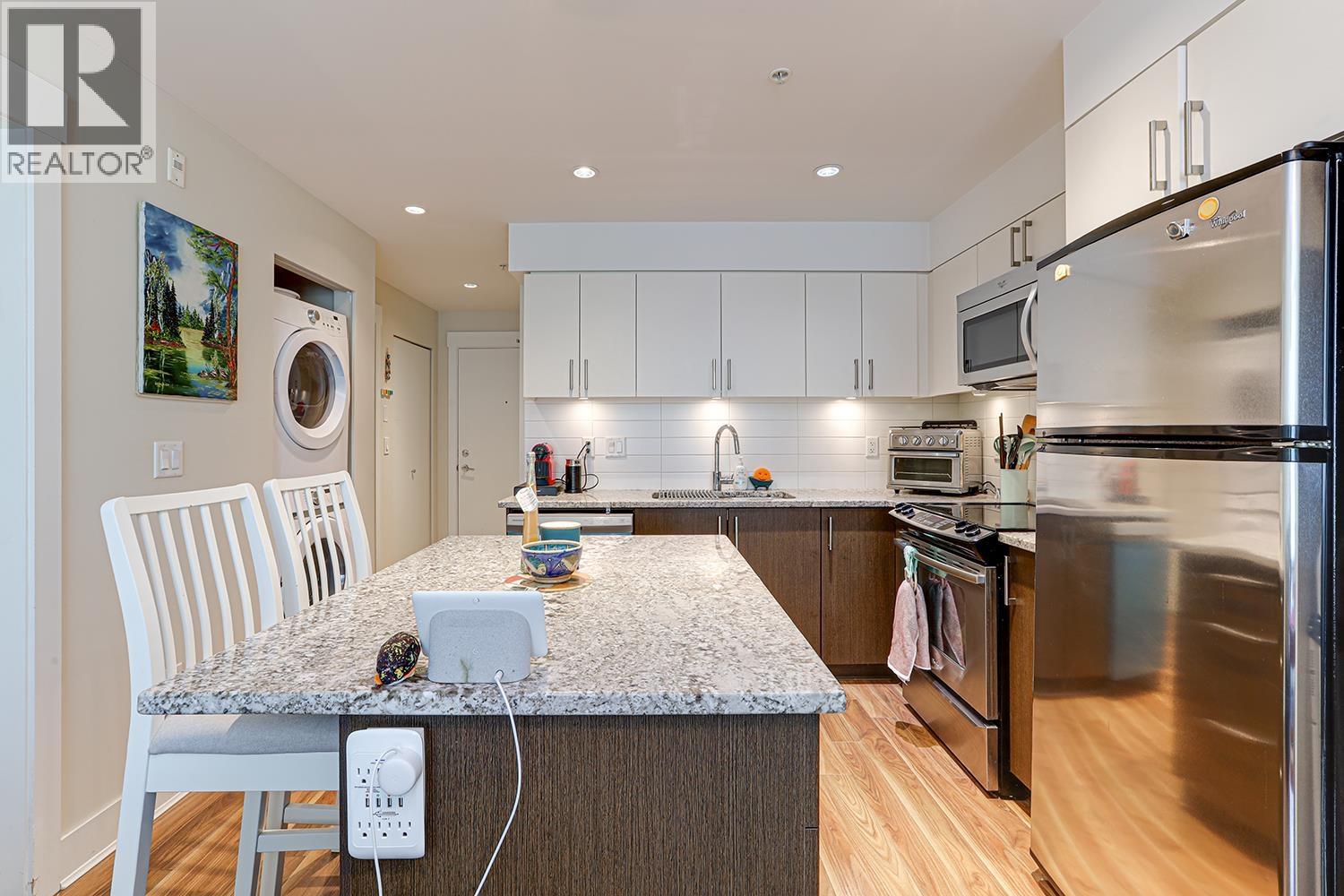 Photo 11 of 208 55 Eighth Avenue, New Westminster BC