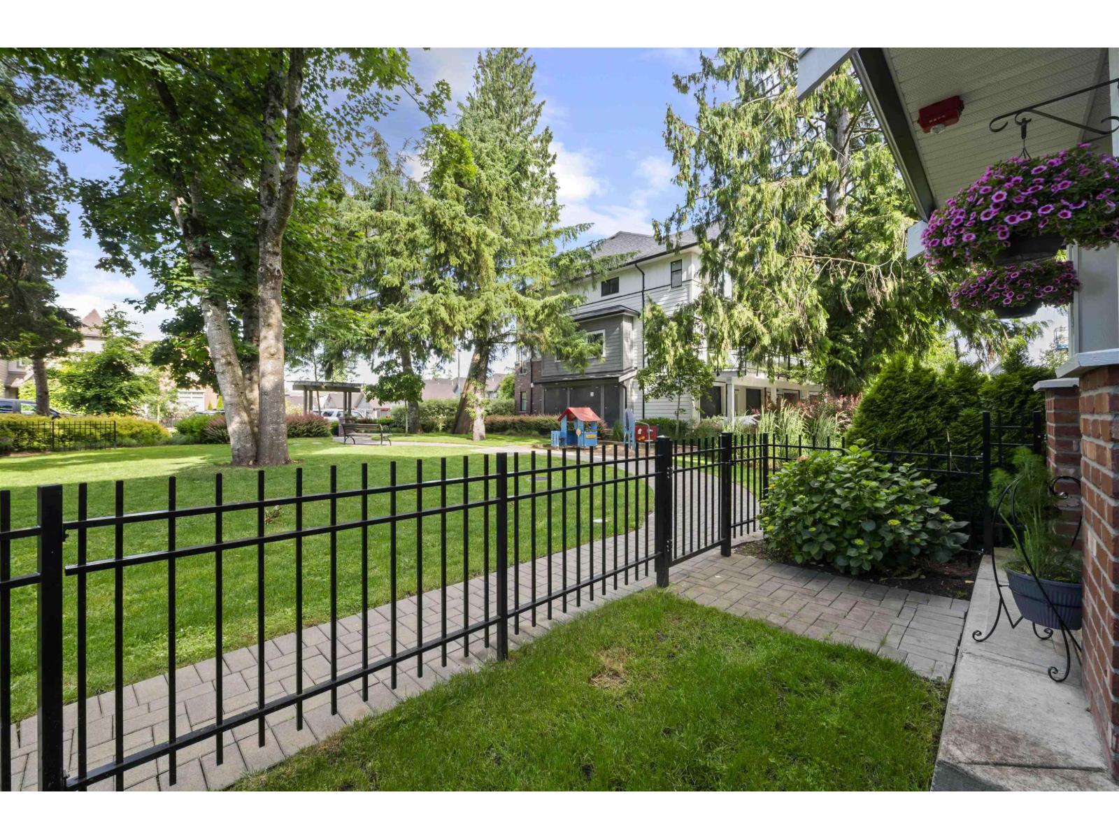 Photo 3 of 101 16528 24 A Avenue, Surrey BC