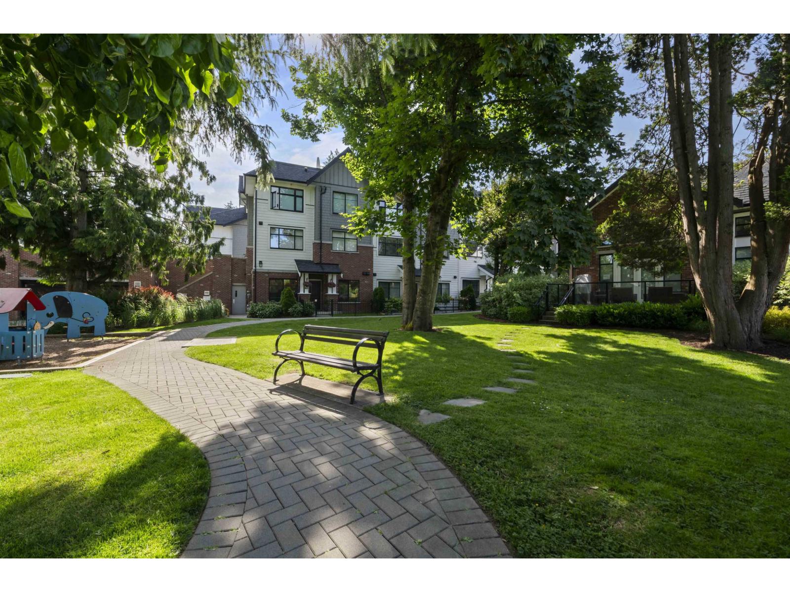 Photo 4 of 101 16528 24 A Avenue, Surrey BC