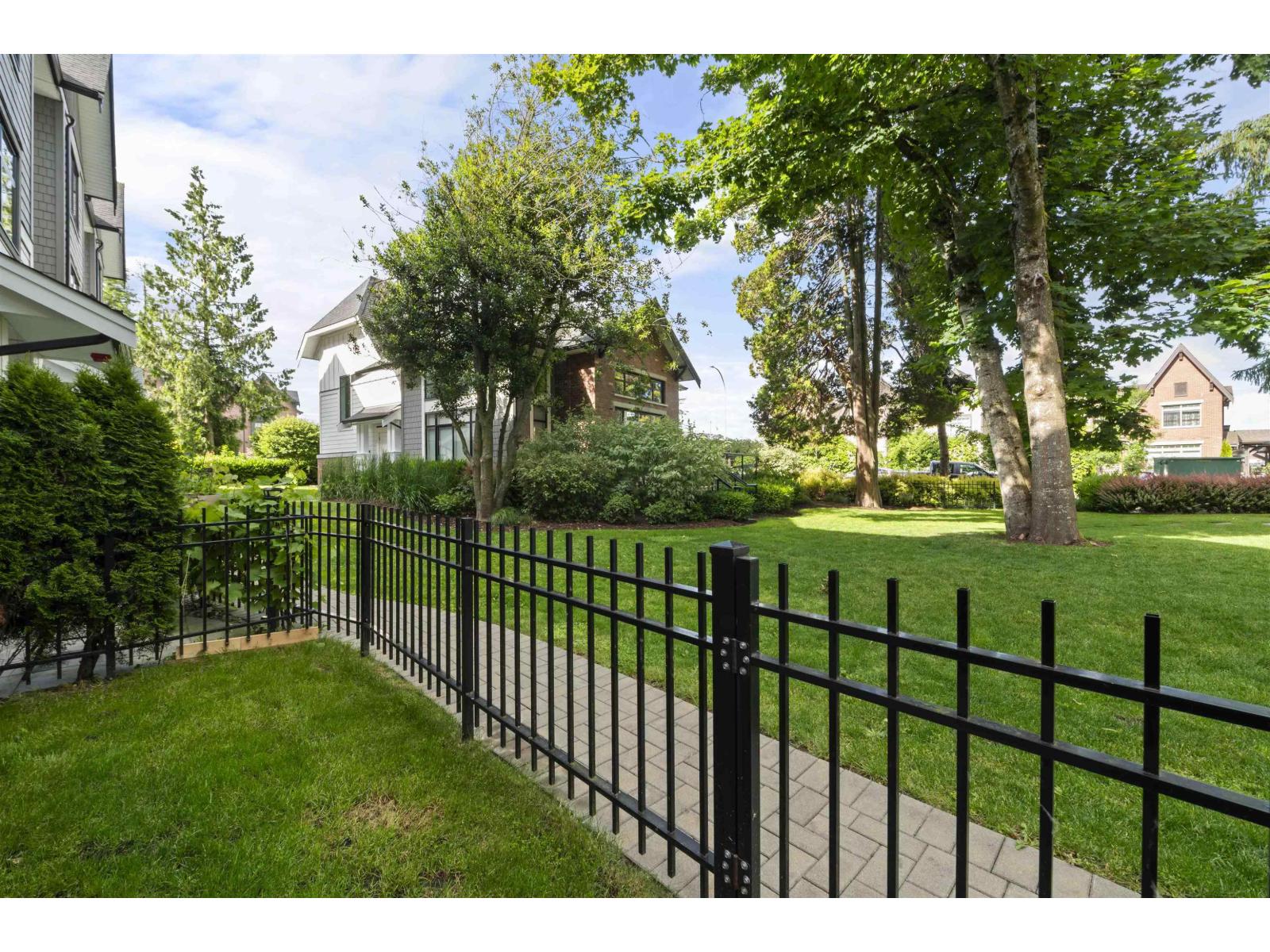 Photo 20 of 101 16528 24 A Avenue, Surrey BC