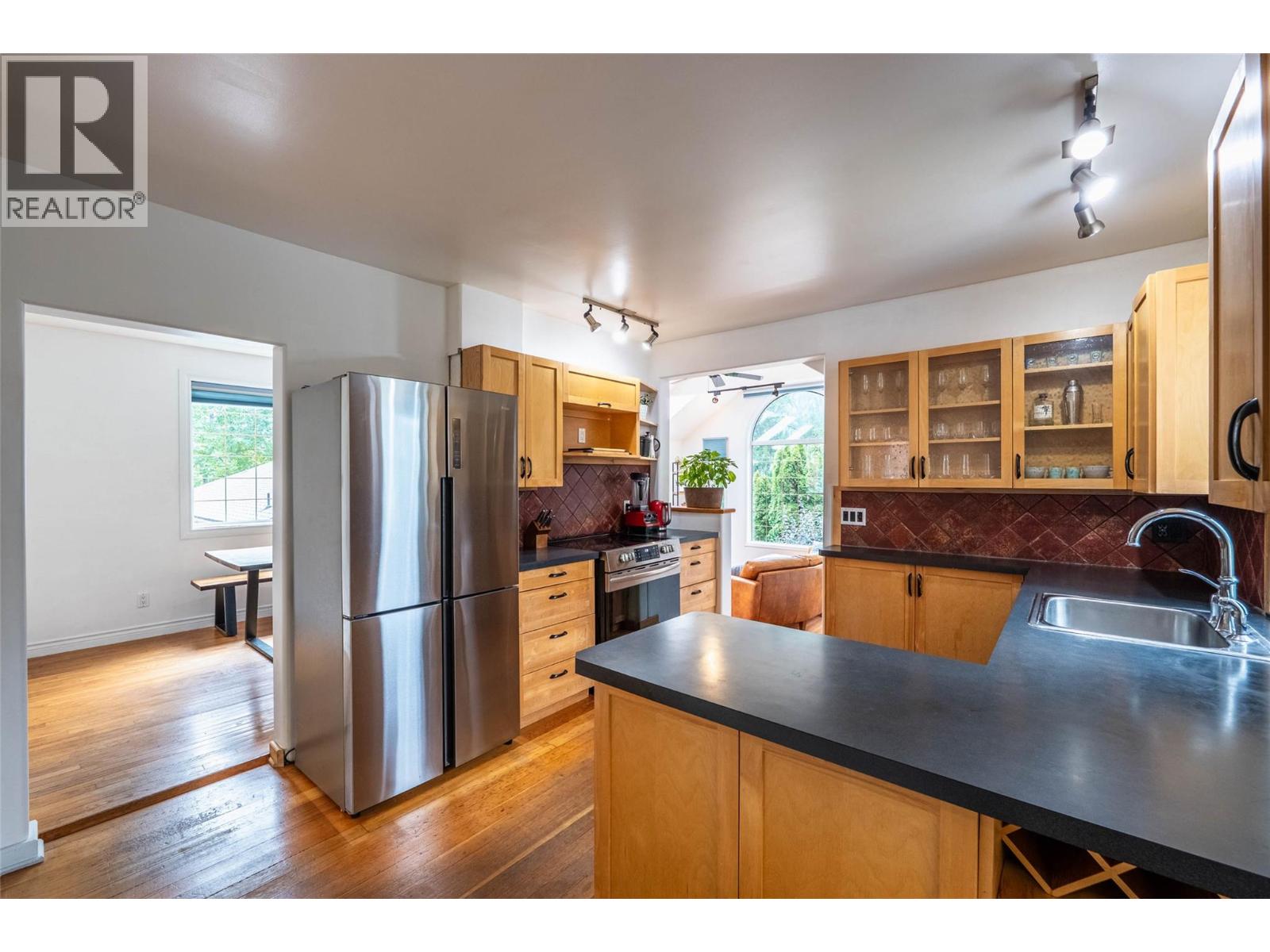 Photo 8 of 106 Richards Street, Nelson BC