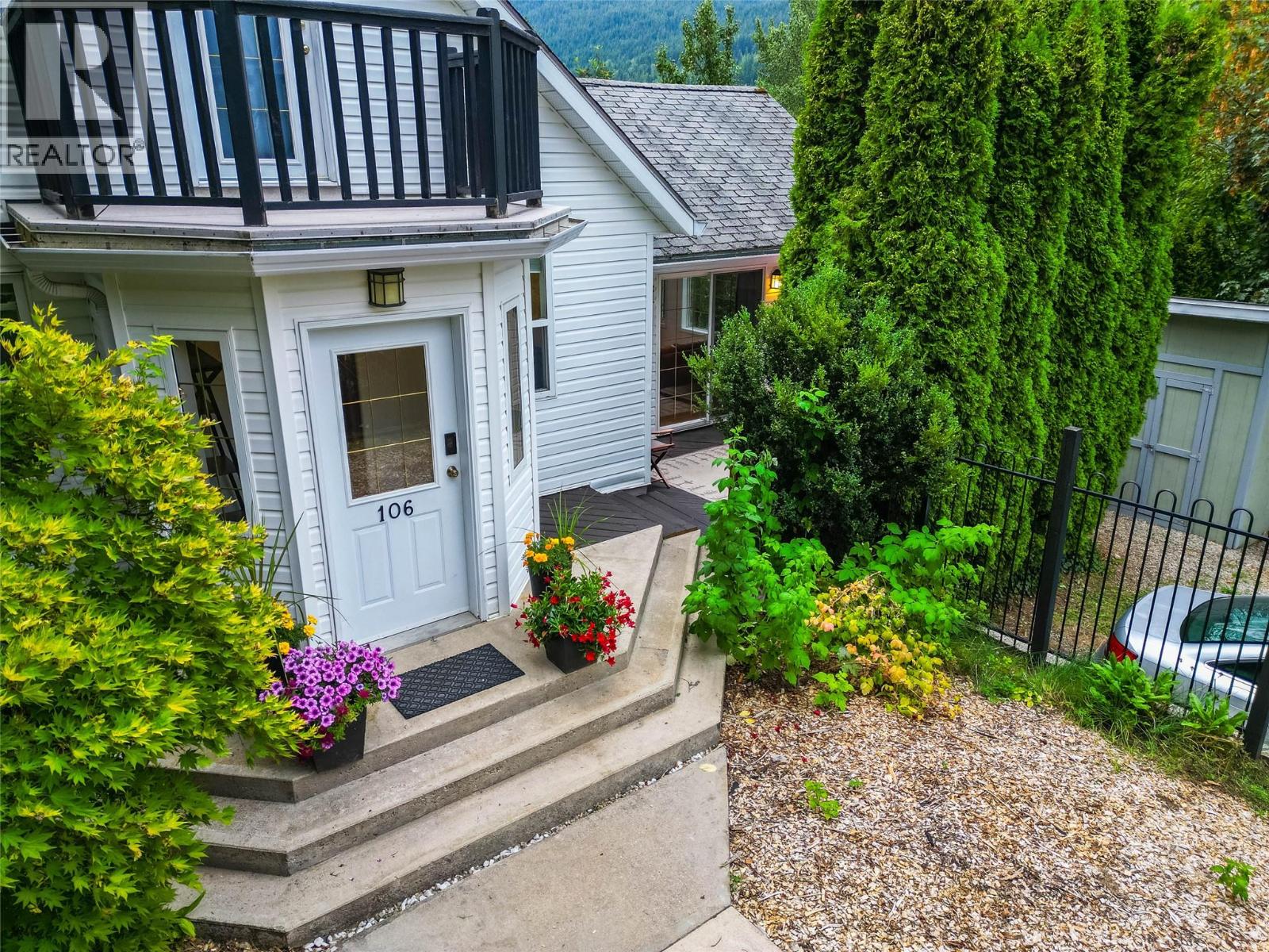 Photo 38 of 106 Richards Street, Nelson BC