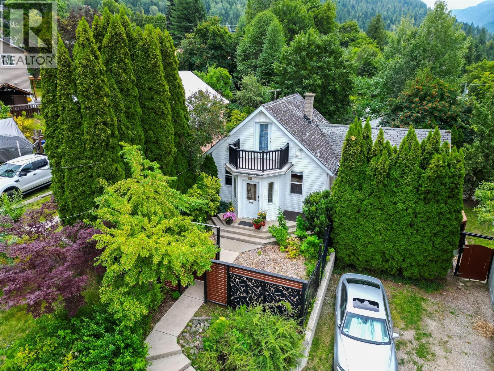Photo 41 of 106 Richards Street, Nelson BC