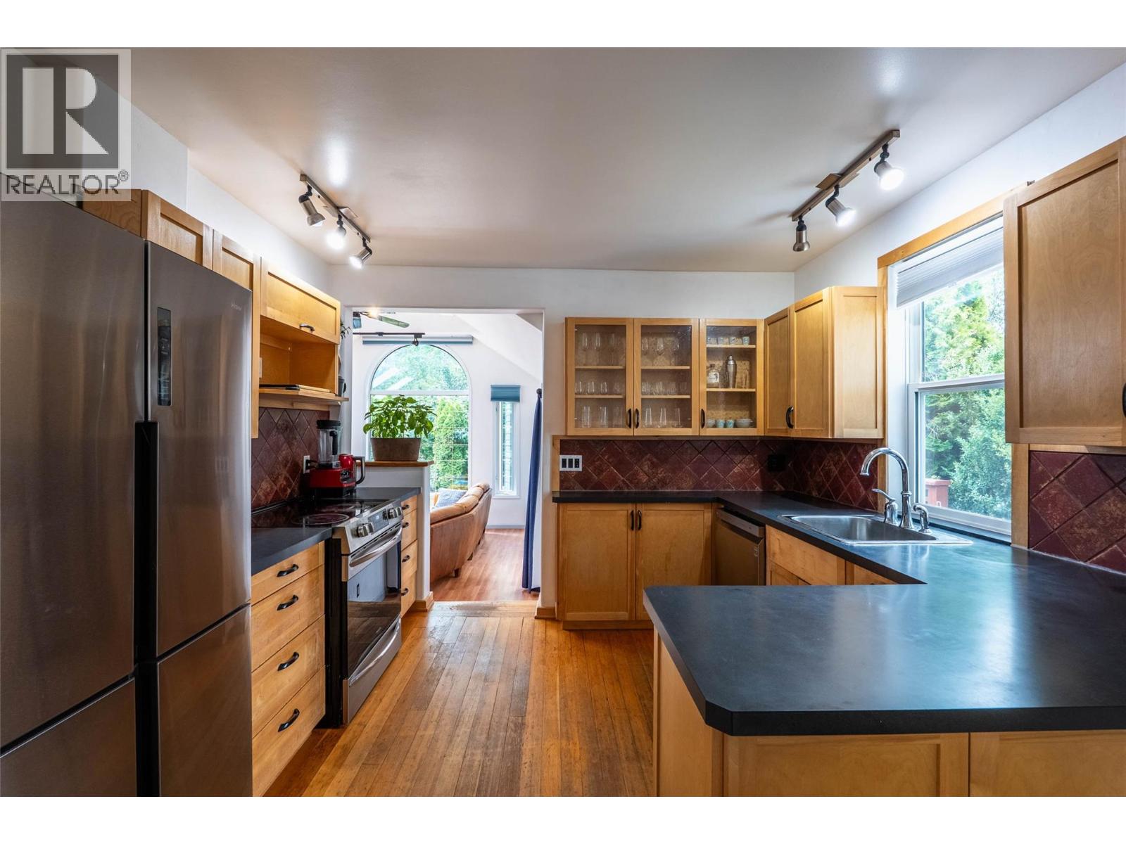 Photo 5 of 106 Richards Street, Nelson BC