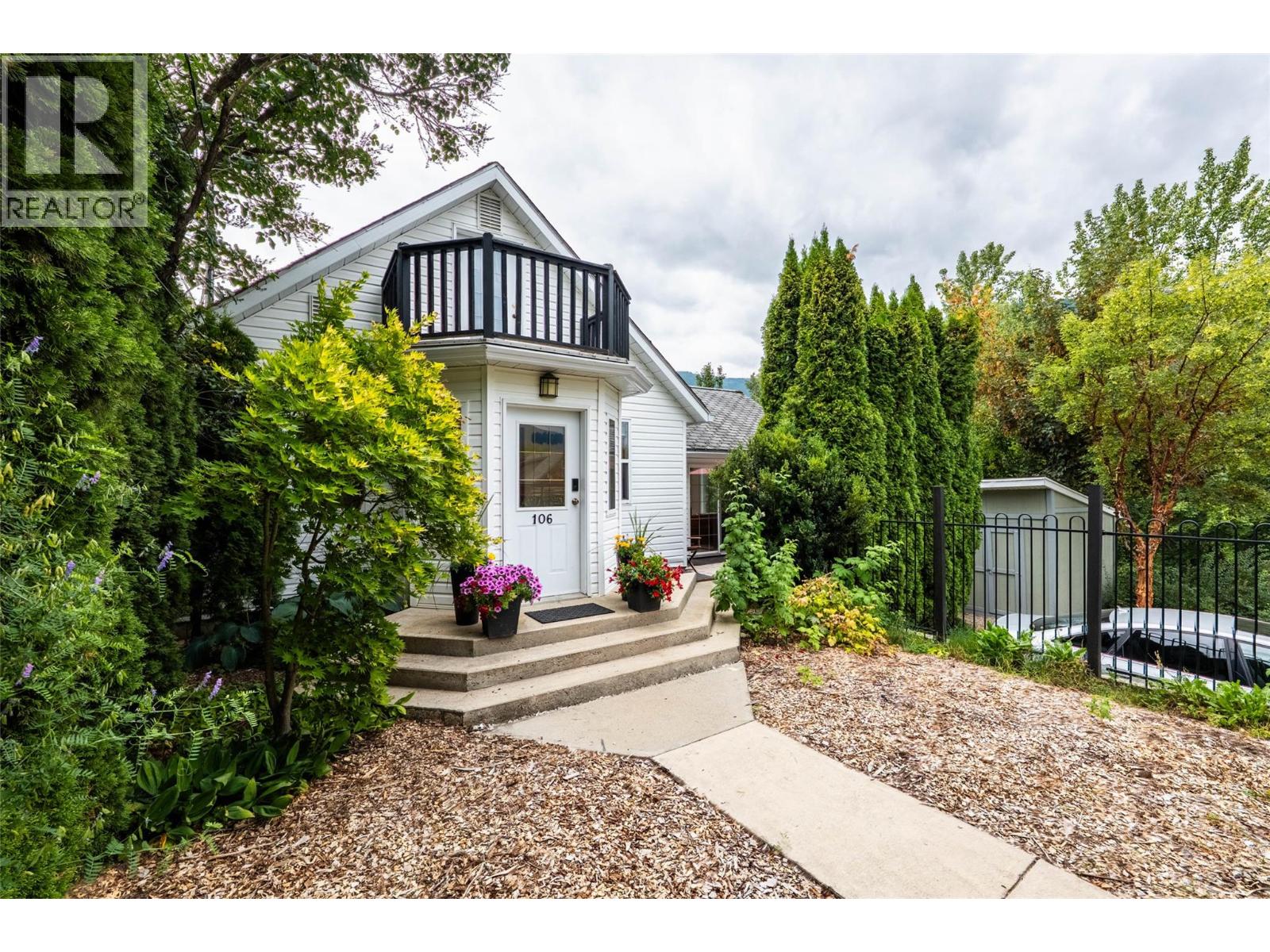 Photo 29 of 106 Richards Street, Nelson BC