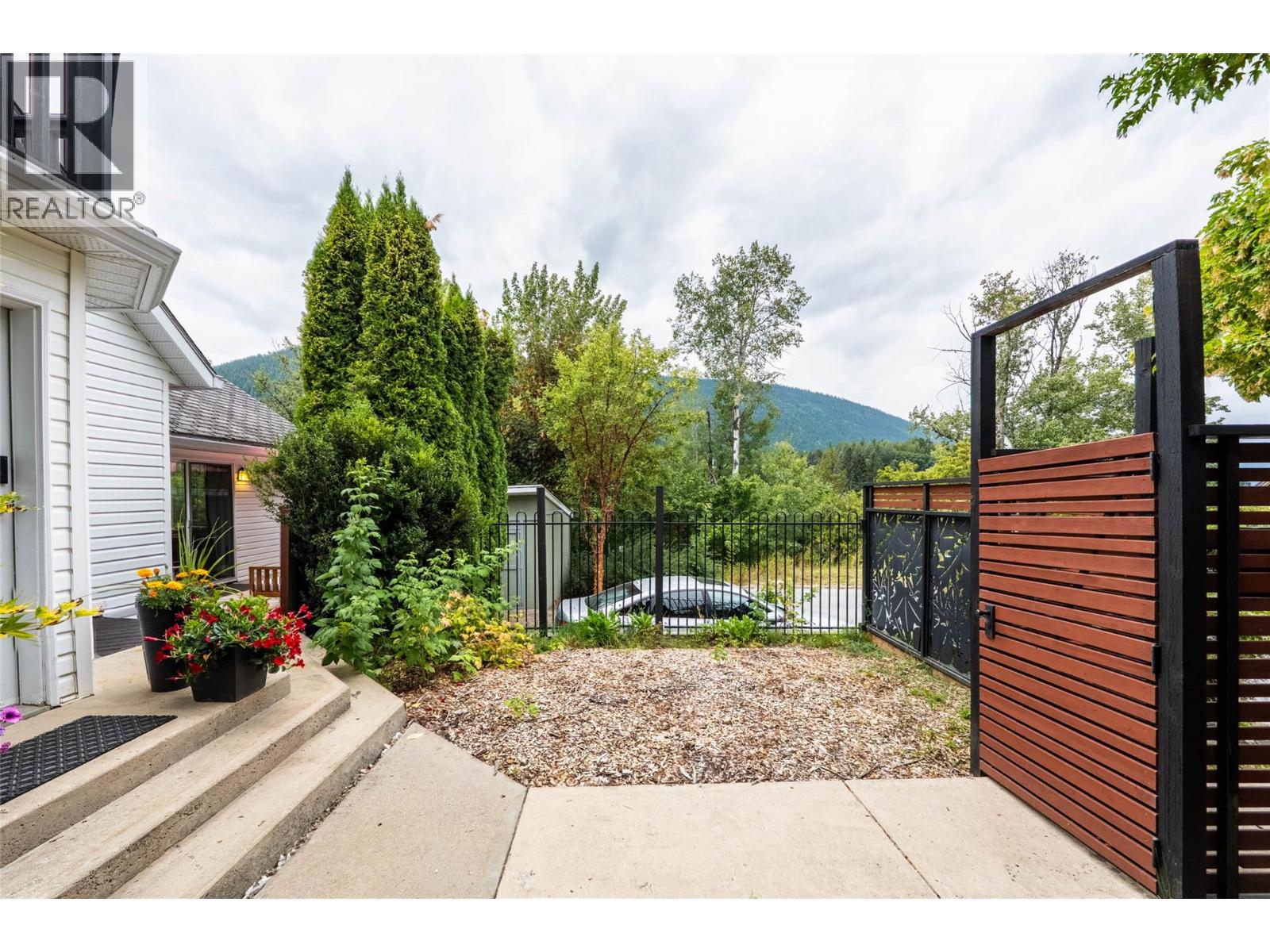 Photo 37 of 106 Richards Street, Nelson BC