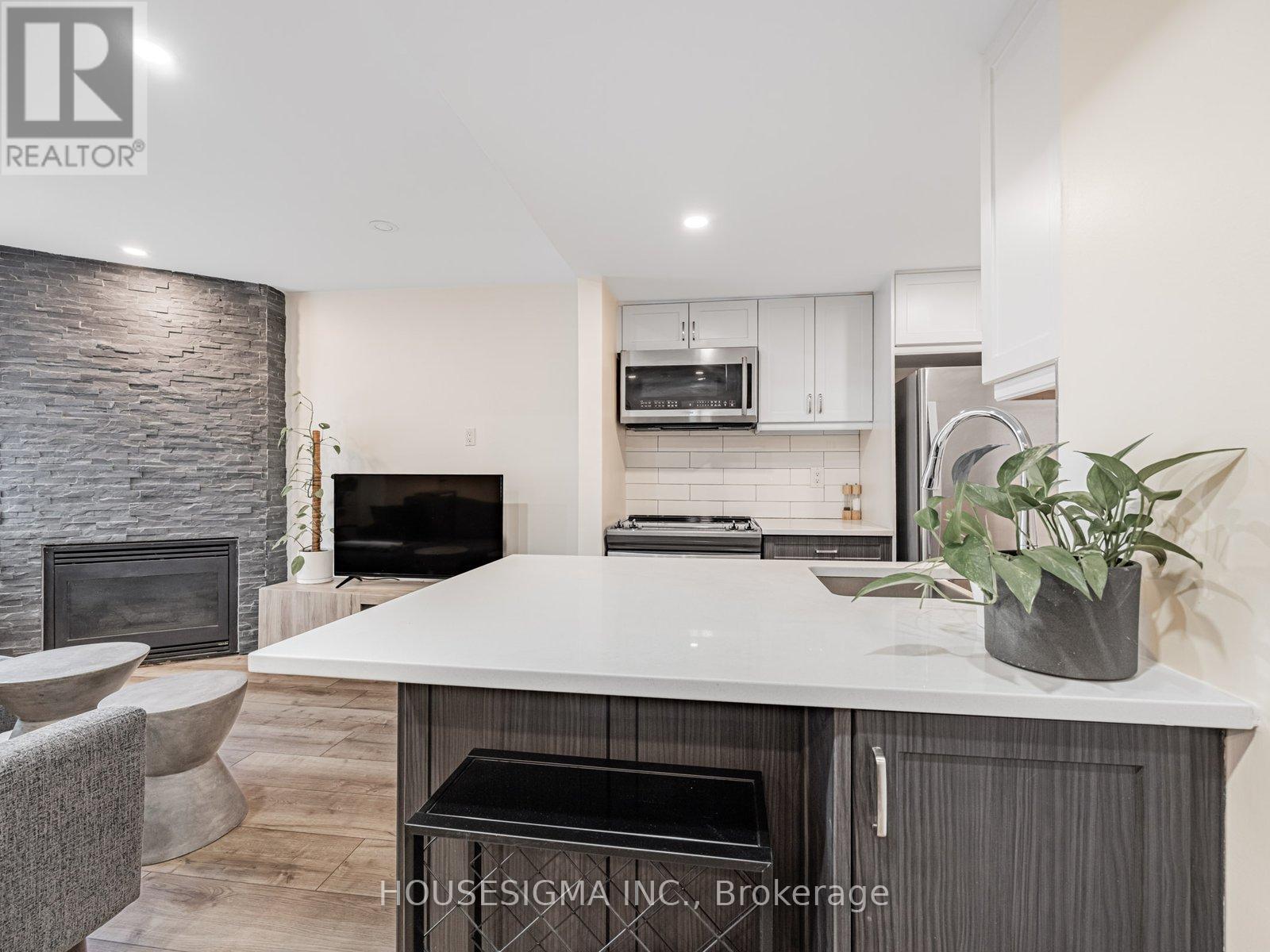 Photo 13 of 5 106 Redpath Avenue, Toronto ON