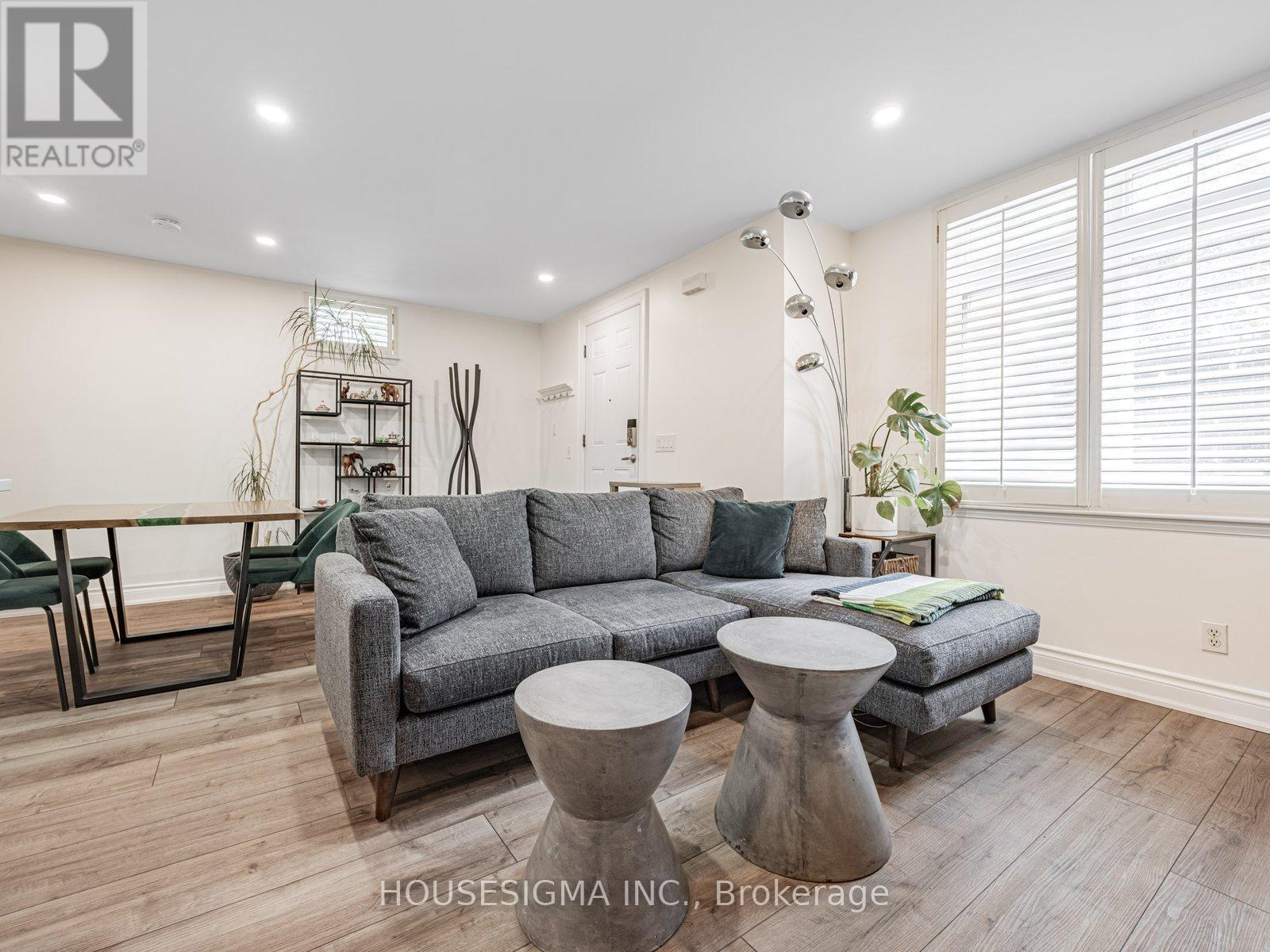 Photo 6 of 5 106 Redpath Avenue, Toronto ON