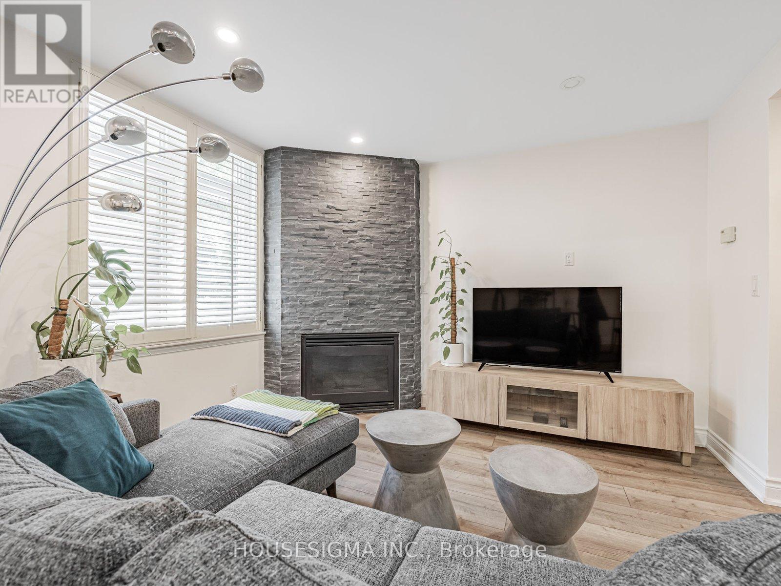Photo 9 of 5 106 Redpath Avenue, Toronto ON